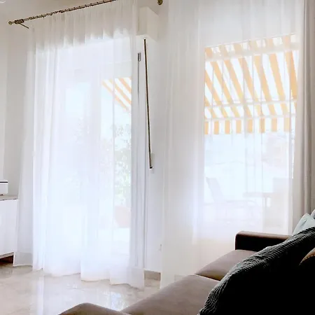 Garibaldi - Center Apartman San Remo